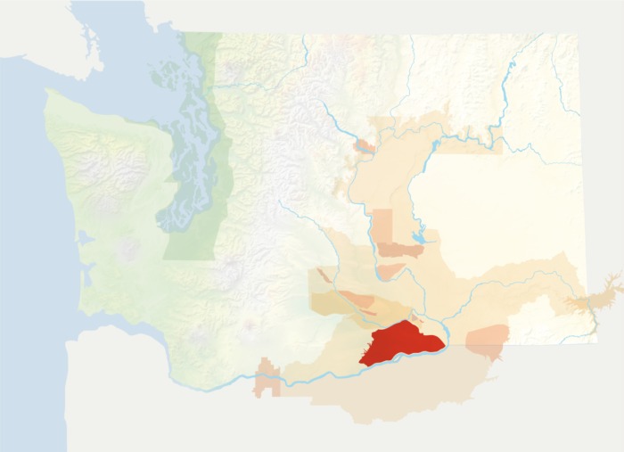 Map of Washington with the Horse Heaven Hills AVA in red, surrounded by the rest of the AVAs in muted greens and oranges.